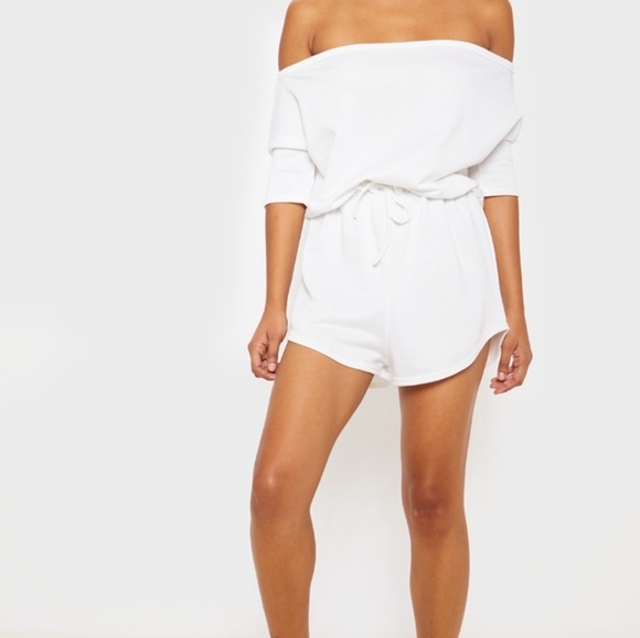 NWT PRETTYLITTLETHING off the shoulder short jumpsuit - Picture 4 of 5